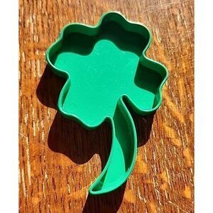Vintage Tupperware 1316-5 Shamrock 4 Leaf Clover Green Plastic Cookie‎ Cutter